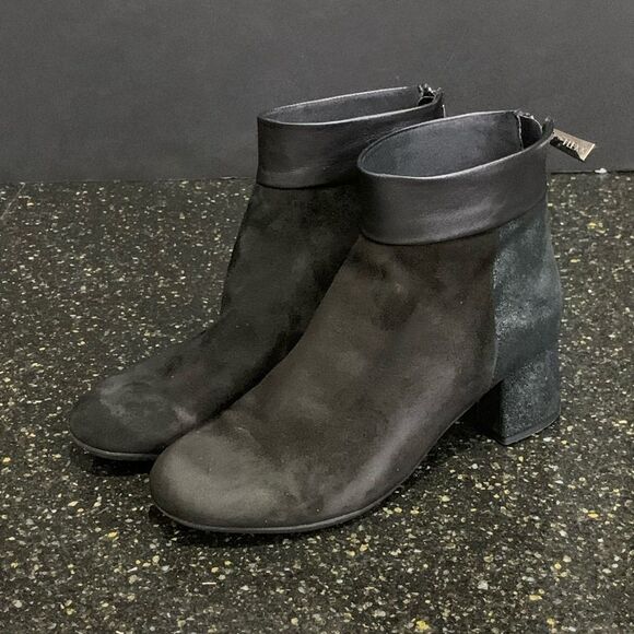 The FLEXX Black suede and metallic ankle boots - Picture 1 of 8